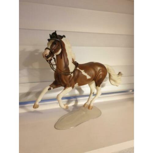 Breyer show jumper met hoofdstel