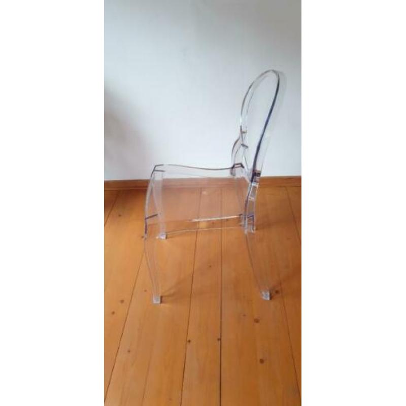 Te koop 6 polycarbonaat stoelen
