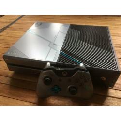 Xbox One 1TB Limited edition “Halo 5” console + controller