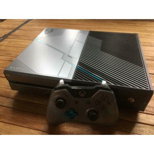 Xbox One 1TB Limited edition “Halo 5” console + controller