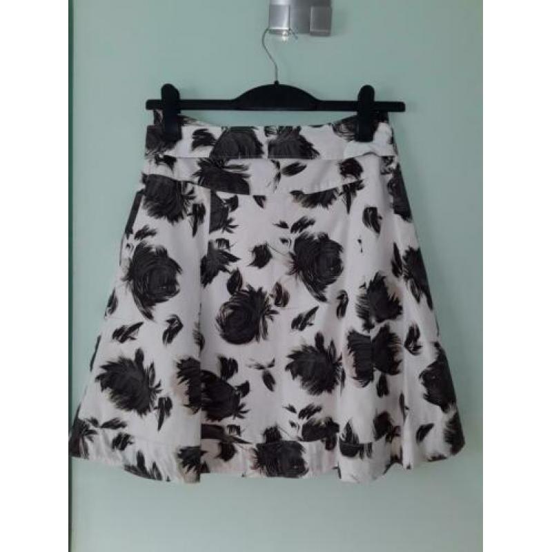 7. Beige/bruin gevoerd rokje maat 36/38 van Vero Moda