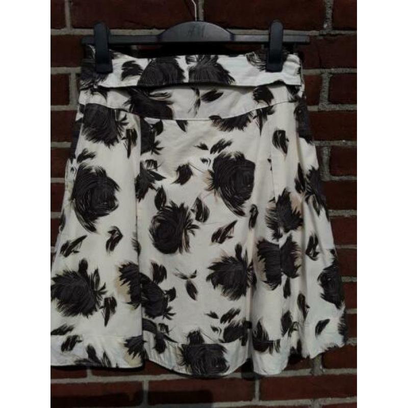 7. Beige/bruin gevoerd rokje maat 36/38 van Vero Moda