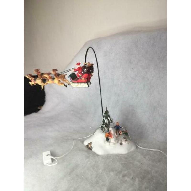 Lemax santa Claus is coming to town kerstdorp