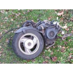 Sym Tonik,Sym Tonik 50 complete motorblok met wiel.
