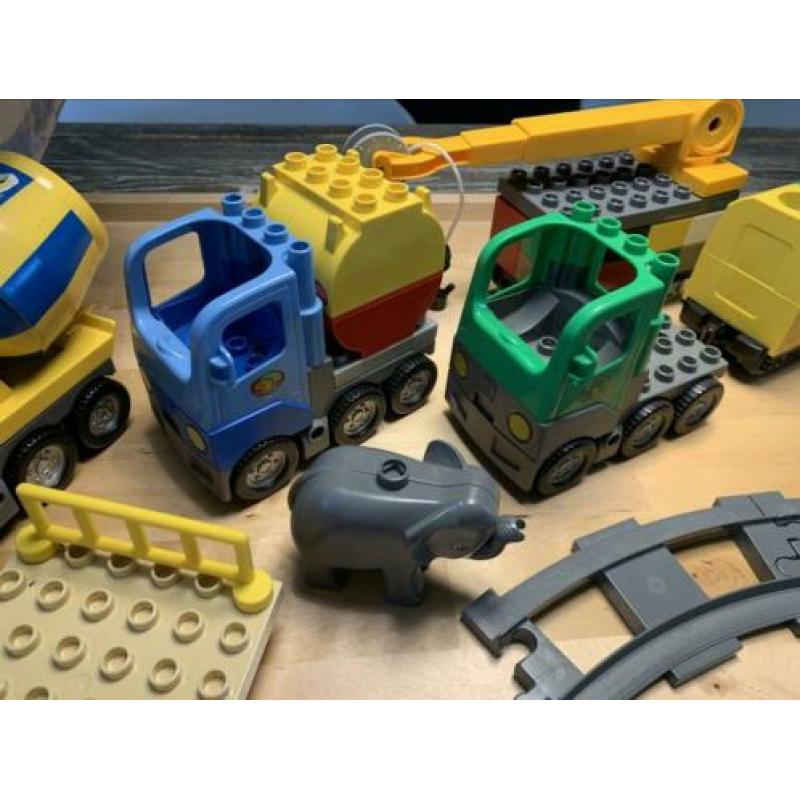 Duplo trein en vrachtwagentjes
