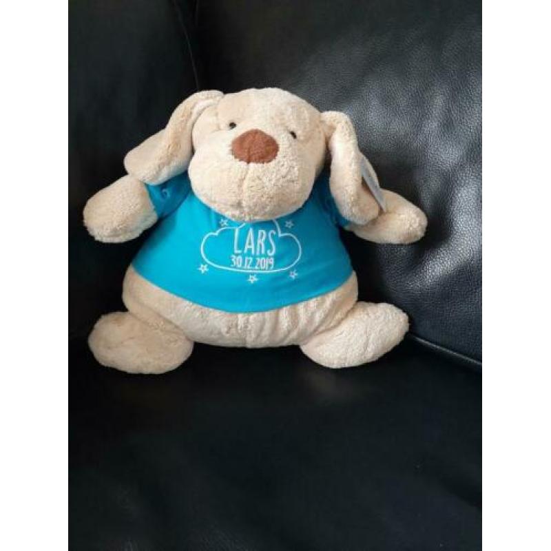 Knuffel 30cm met geborduurd t-shirt of slab