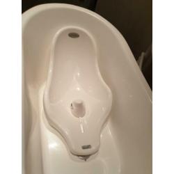 Babybad, badverkleiner en tummy tub