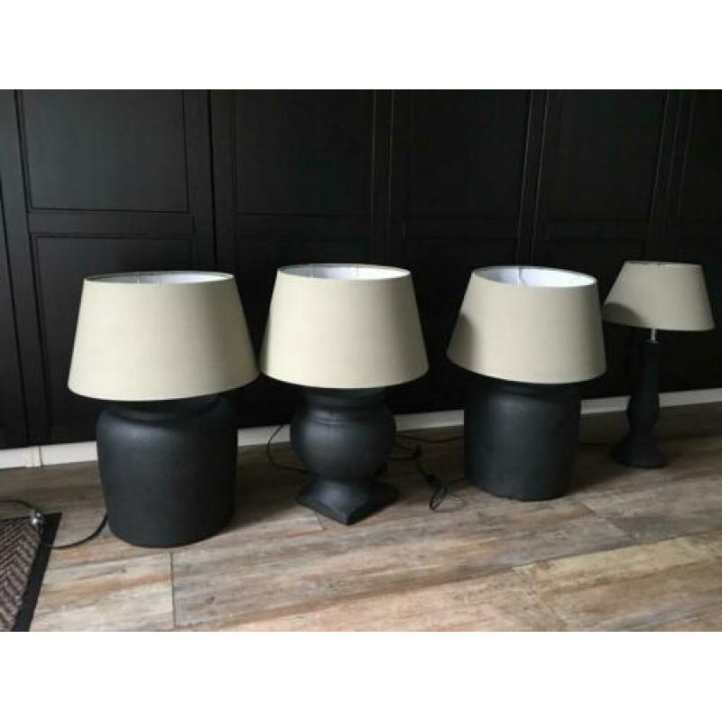 lampen en houten schalen