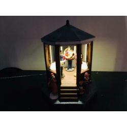 Intratuin prieeltje met licht voor in het kerstdorp