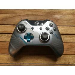 Xbox One 1TB Limited edition “Halo 5” console + controller