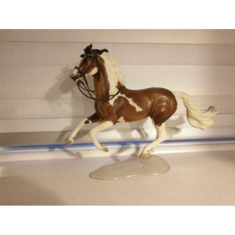 Breyer show jumper met hoofdstel