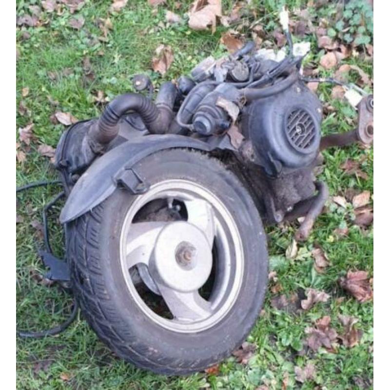 Sym Tonik,Sym Tonik 50 complete motorblok met wiel.