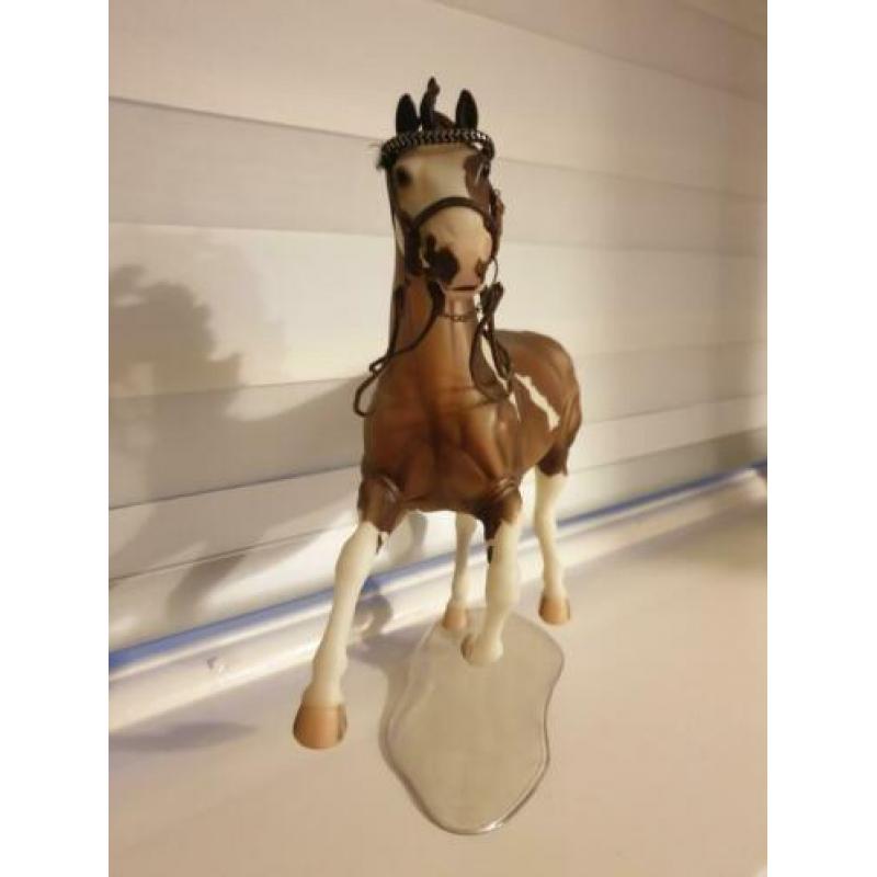 Breyer show jumper met hoofdstel