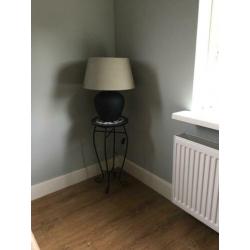 lampen en houten schalen