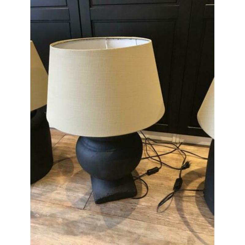 lampen en houten schalen