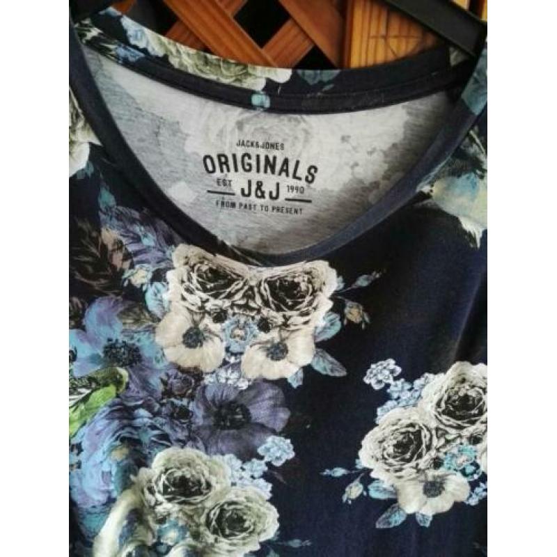 Pakket nette heren shirts . Maat L en XL.