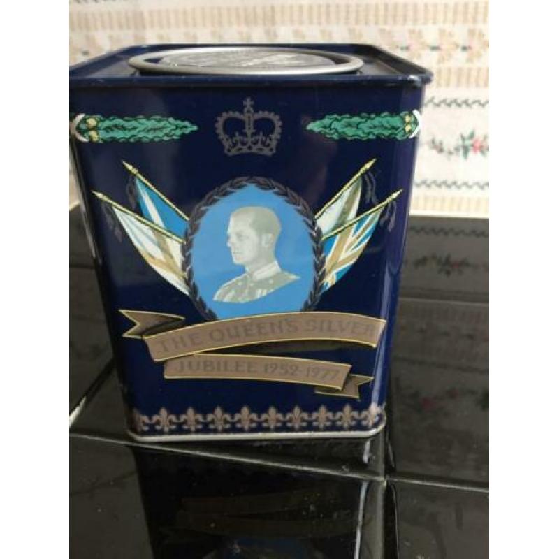 Blikje Queen Elizabeth silver jubilee 1952-1977 vintage