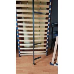 2 bedbodems 80 cm bij 2 meter. Ook 2 onderstel verstelbaar