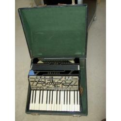 Acordeon 80 basser Hohner