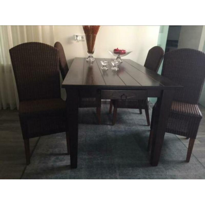Vier kamerstoelen, merk loom,kleur bruin