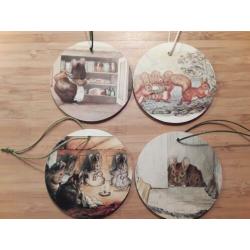 3 Houten hangers met Peter Rabbit afbeelding (2)