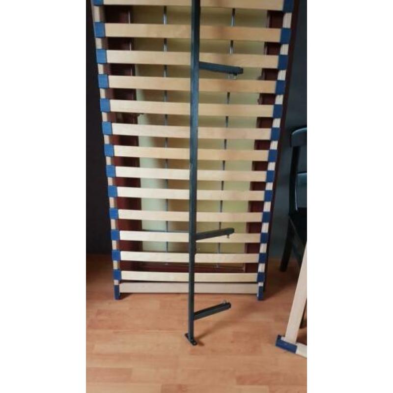 2 bedbodems 80 cm bij 2 meter. Ook 2 onderstel verstelbaar