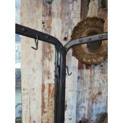 Stoere industriele staande kapstok