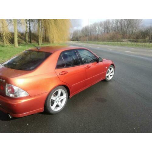 Lexus IS 200 2.0 2001 Rood