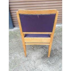 8 stuks eiken eetkamer stoelen met armleuningen.