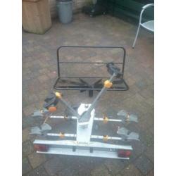 Te koop fietsdrager en koffers drager samen compleet.