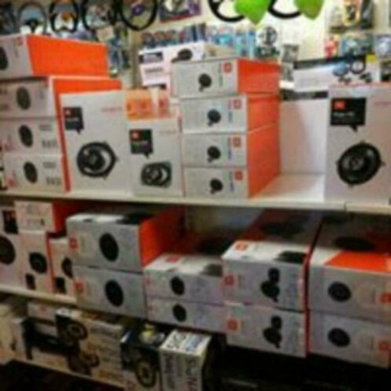 Jbl speakers alle lijnen op voorraad.