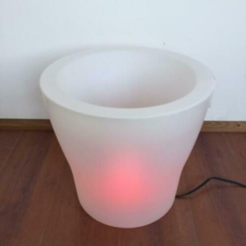 Elho Ambiance design kunststof bloempot met gekleurde lamp