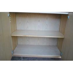 Kast, 2 planken (Casterlein projectmeubilair)