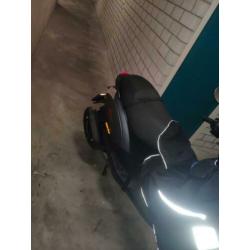 Piaggio zip grijs matt (blauw kenteken) 2018