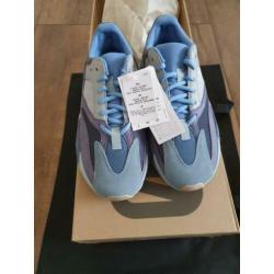yeezy boost 700 36 3 ½
