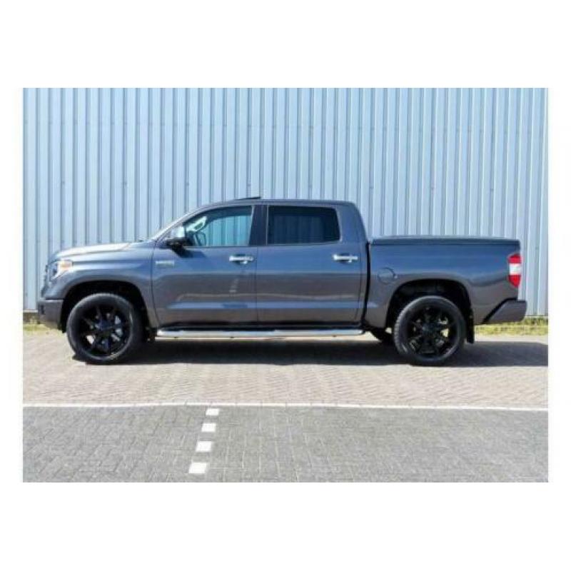Toyota Tundra Platinum 5.7 V8 4x4 Crew Cab