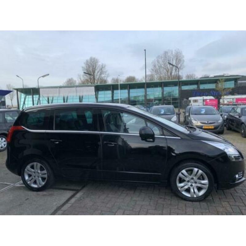 Peugeot 5008 1.6 THP Blue L. Executive 7p. Full Options !