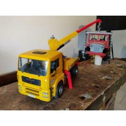 Bruder MAN sleepwagen met auto artnr: 02750