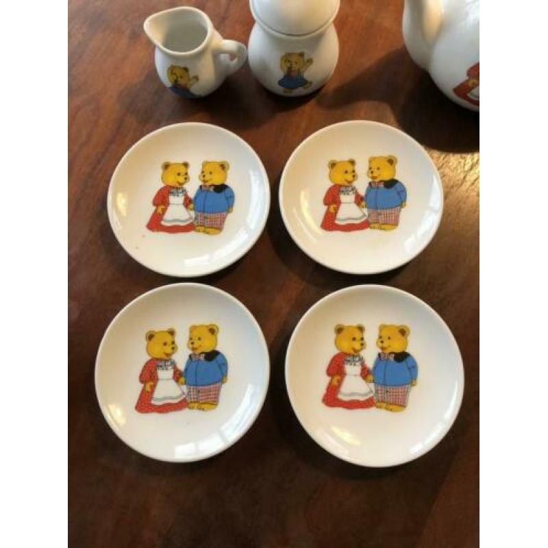 Servies beertjes kopjes en schotels t.e.a.b.