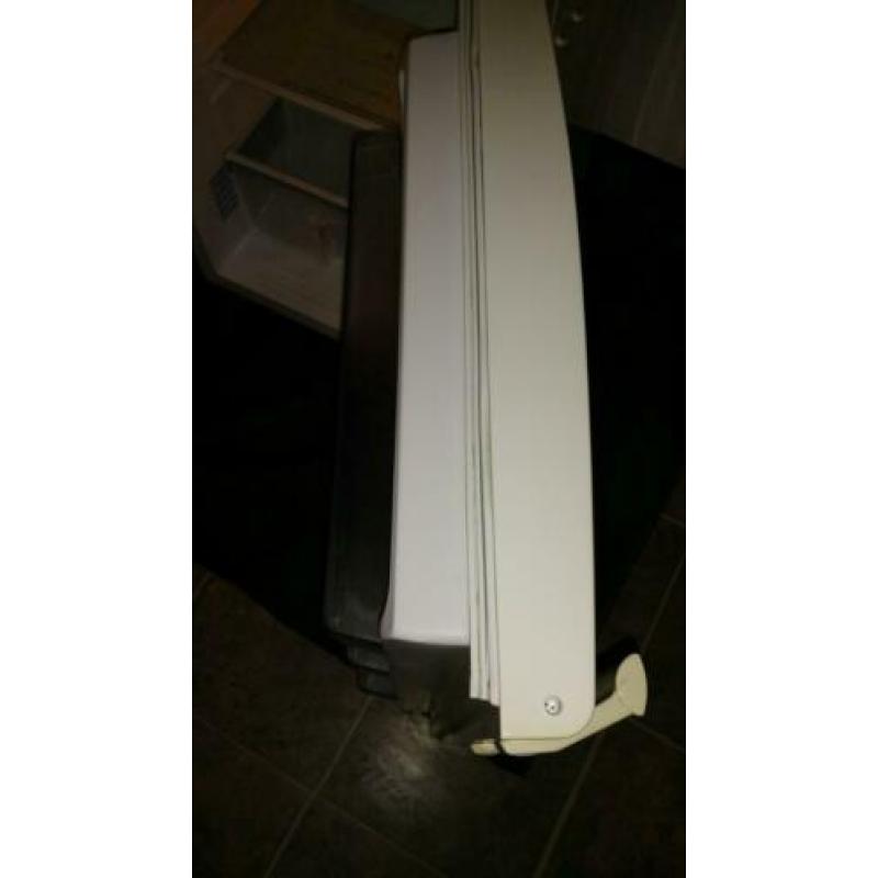 Tafelmodel A+ Haier koelkast met vriesvak werkt superb