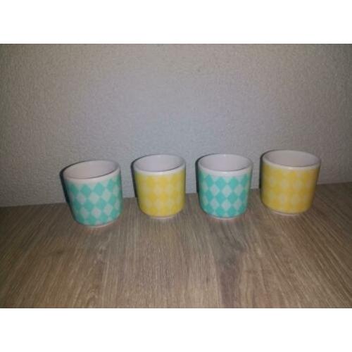 Leuke eierdopjes! Geel en turquoise! Leuk voor Pasen!
