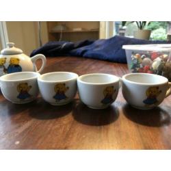 Servies beertjes kopjes en schotels t.e.a.b.