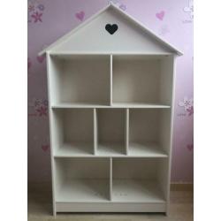 Poppenhuis boekenkast kast kinderkamer
