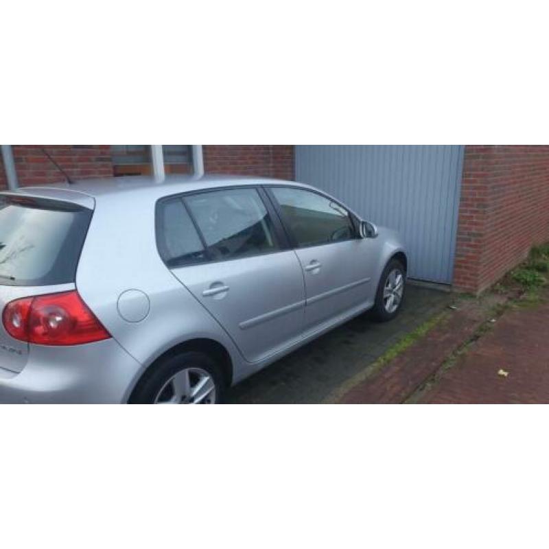 Volkswagen Golf 1.6 16V FSI 85KW 5D Aut6 2005 Grijs