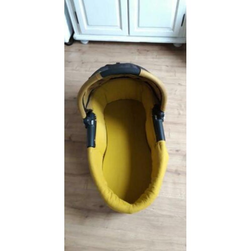 Kinderwagen Quinny, met nieuwe regenhoes en voetenzak.