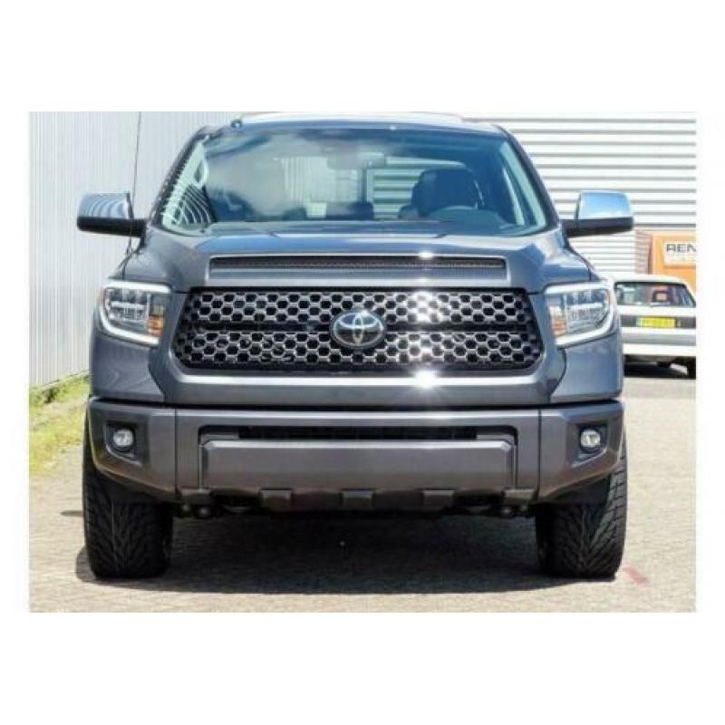 Toyota Tundra Platinum 5.7 V8 4x4 Crew Cab