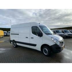 Renault Master 2.3 DCi 126 PK / L2H2 / 1e EIG / TREKHAAK 2.5