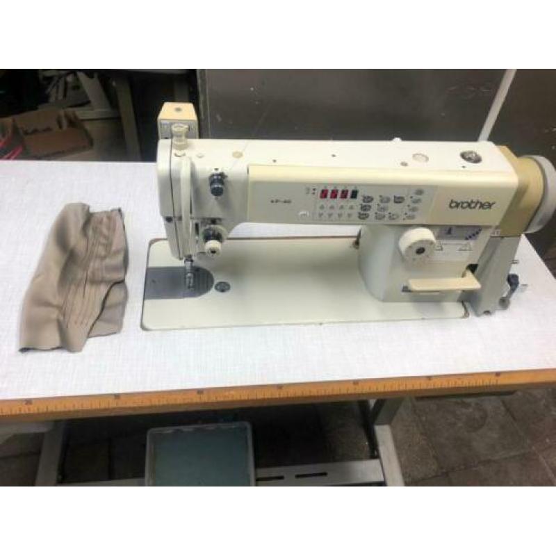 Industrie naaimachine brother F-40 automaat