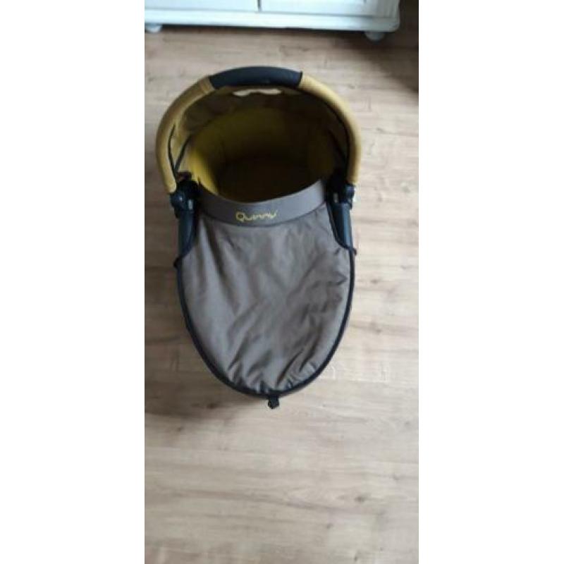 Kinderwagen Quinny, met nieuwe regenhoes en voetenzak.