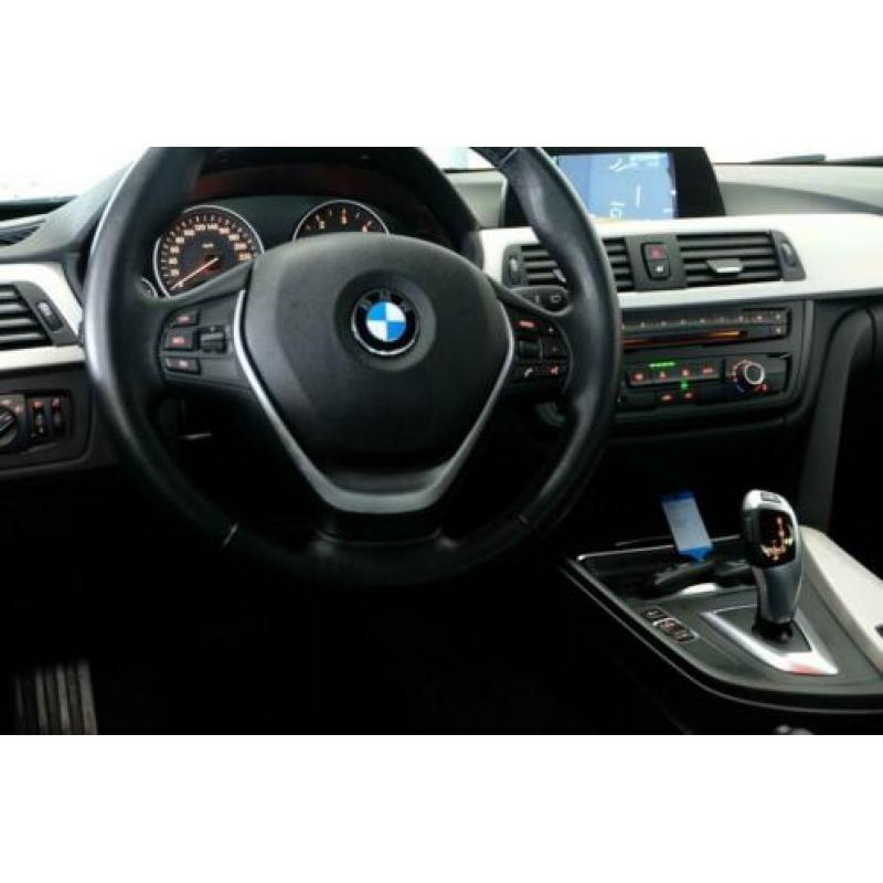 BMW 3 Serie BWJ 2015 320d 164 PK EfficientDynamics Edition B